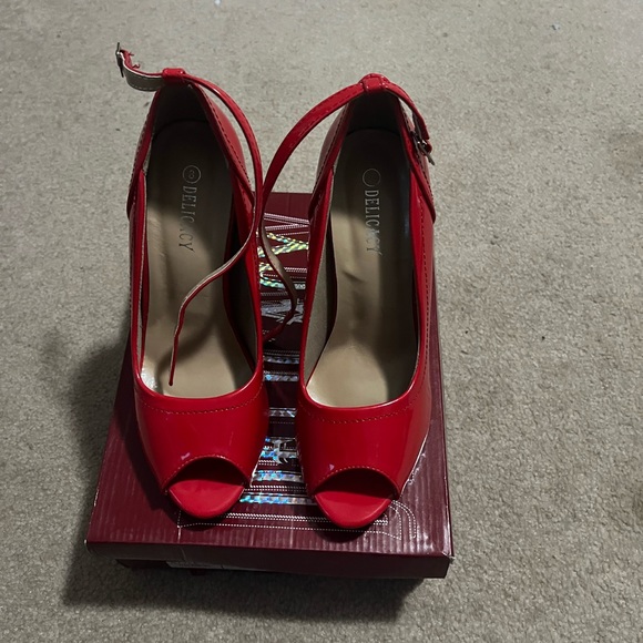 Delicious Shoes - Red heel
